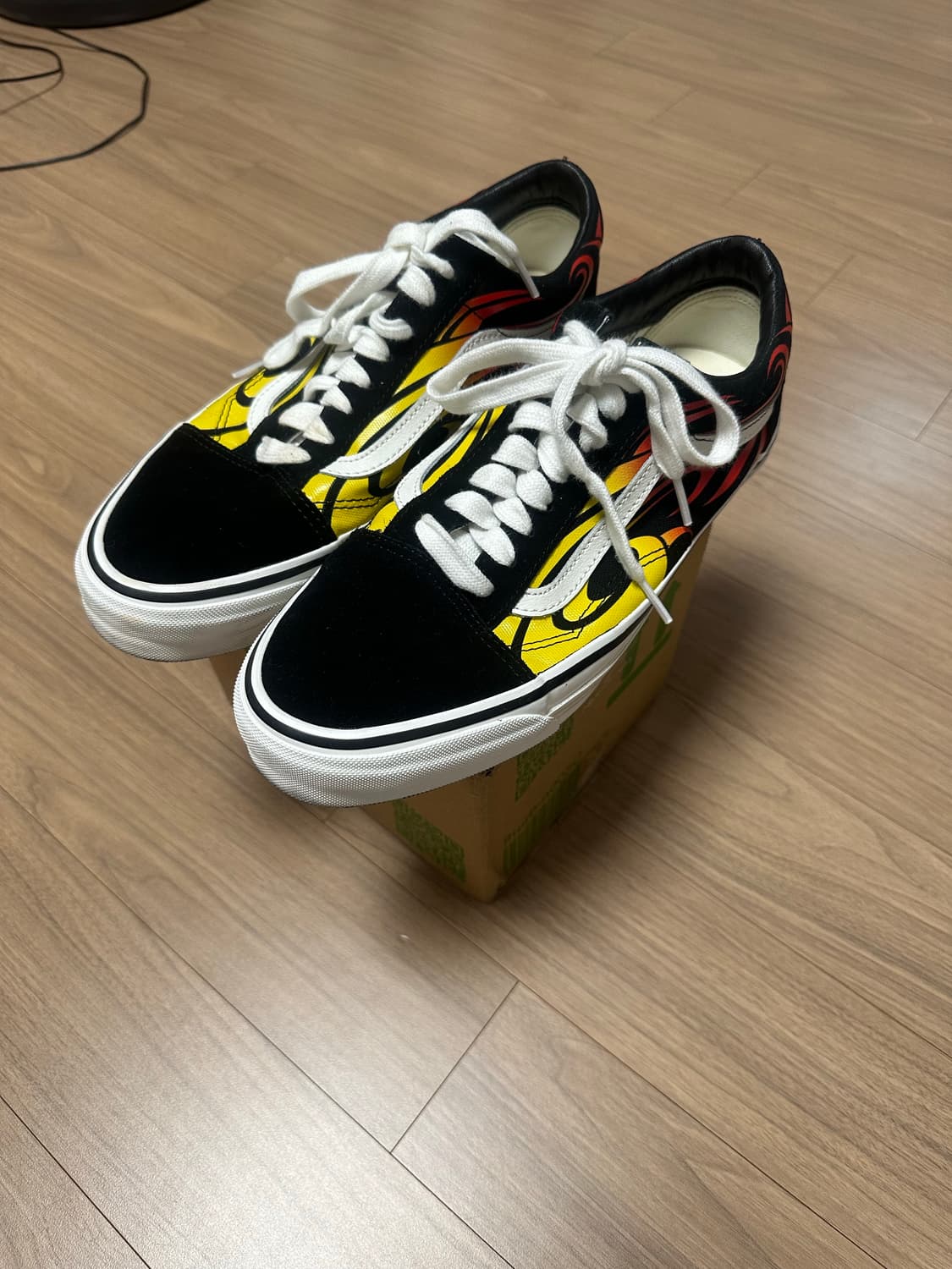 반스 프리미엄 올드스쿨 플레임 블랙 화이트 280 상품이미지1