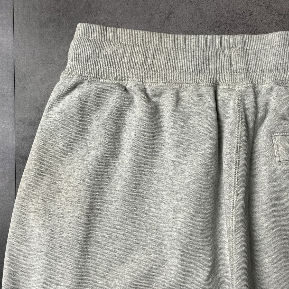 NIKE 나이키 그레이 밴딩 스웨트 하프팬츠 A01165 상품이미지7