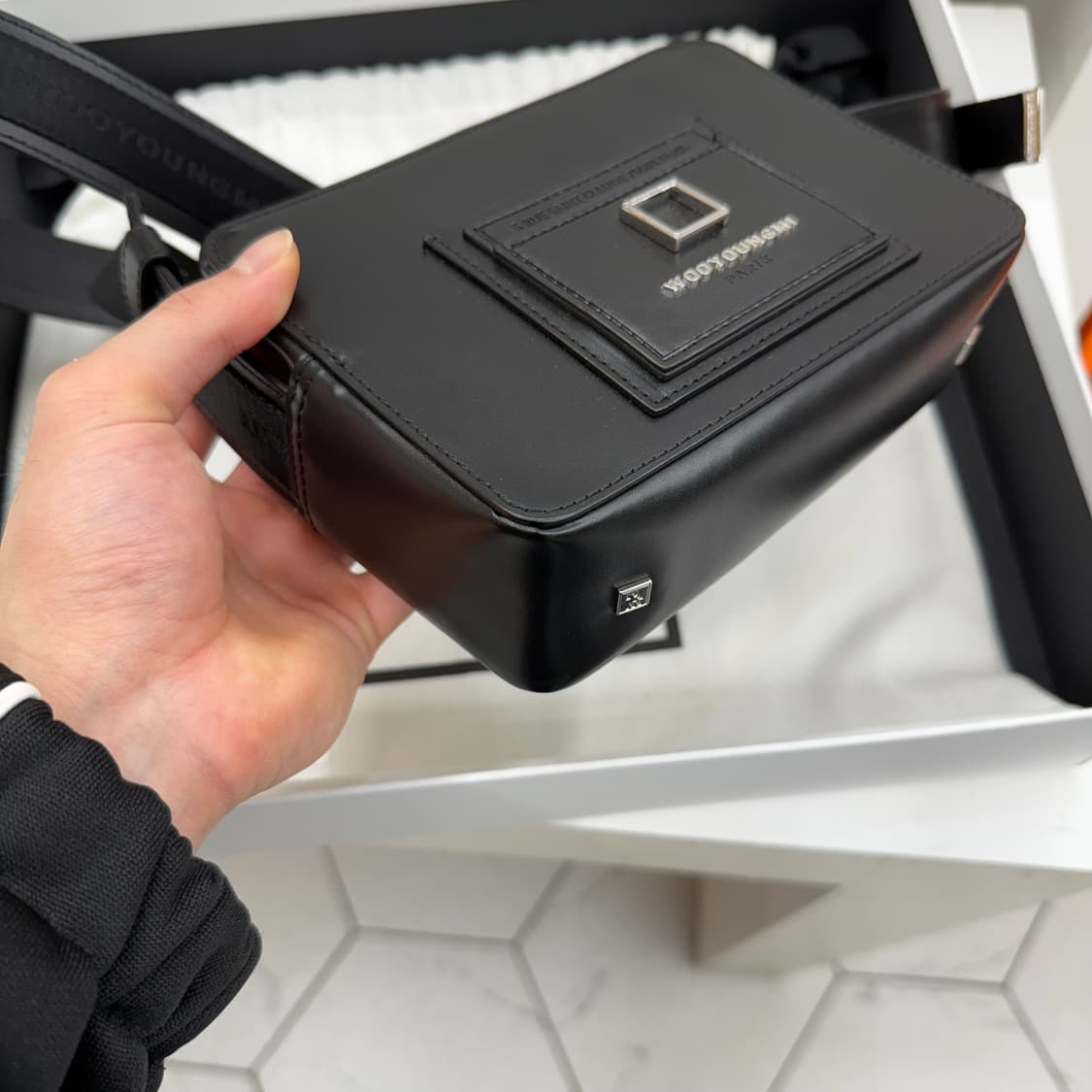 [풀박스] 우영미 스퀘어 크로스백 블랙 상품이미지4