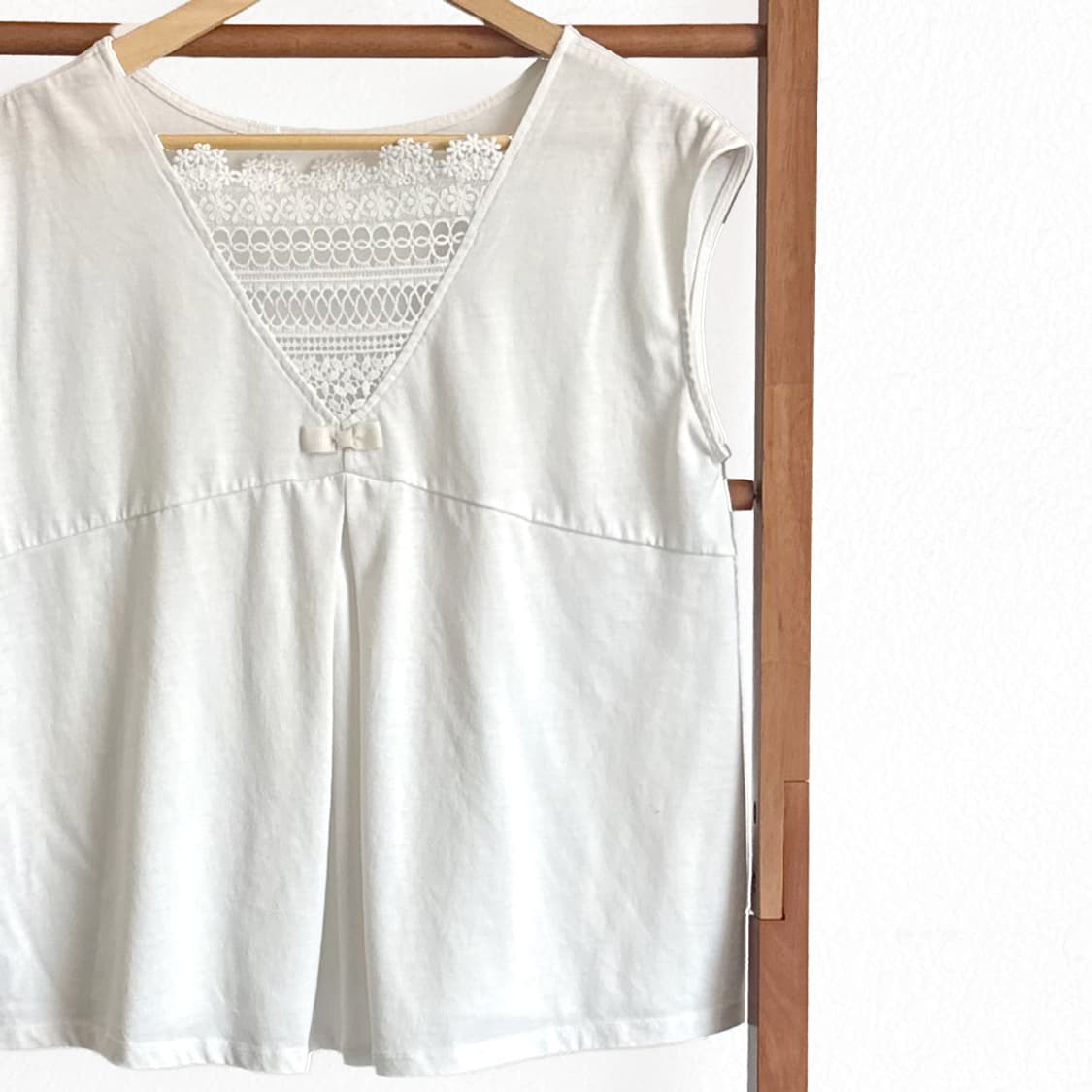 레이스 백 리본 블라우스 상품이미지2