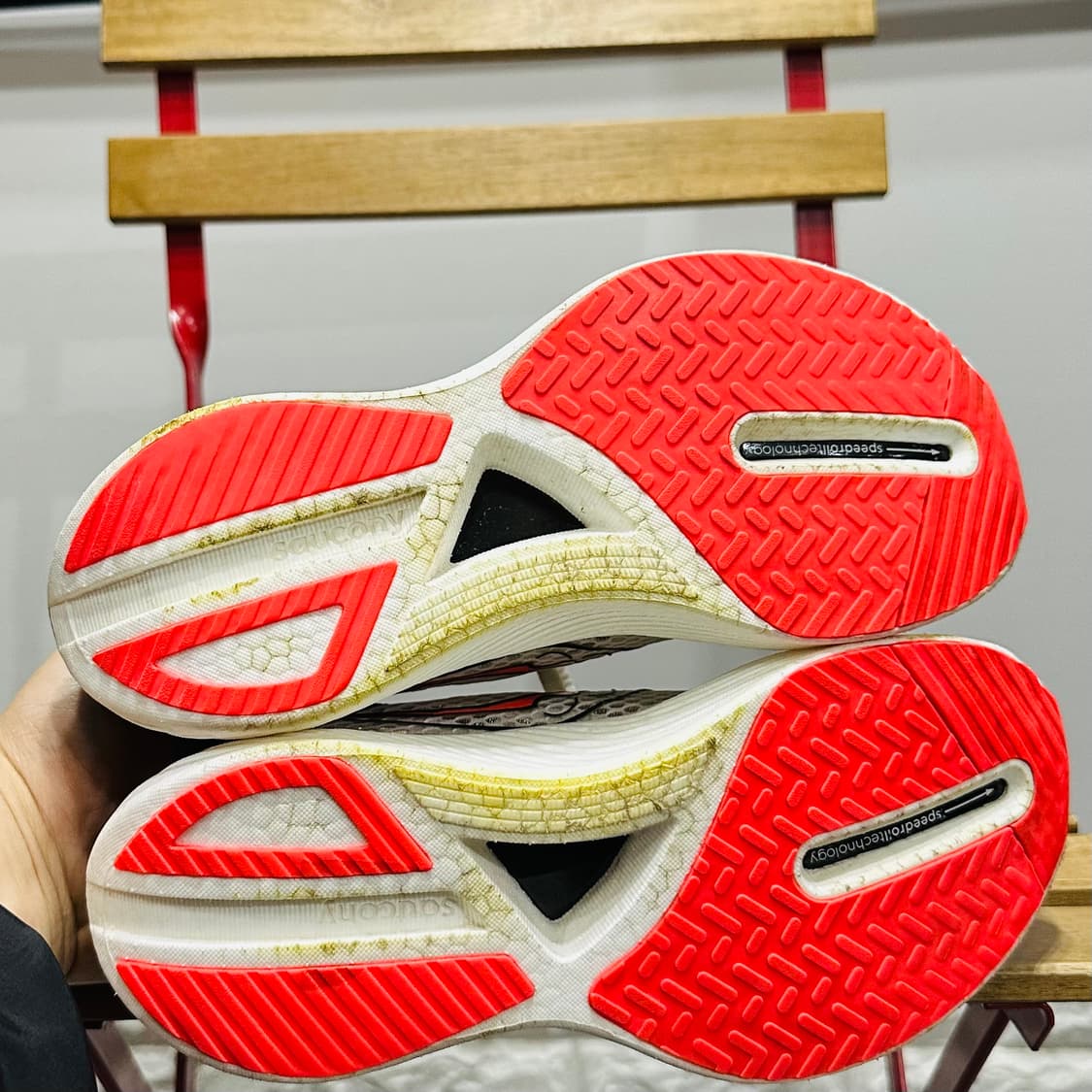 UK6 240) Saucony 운동화 엔돌핀 프로 3 런닝화 화이트/레드 상품이미지6