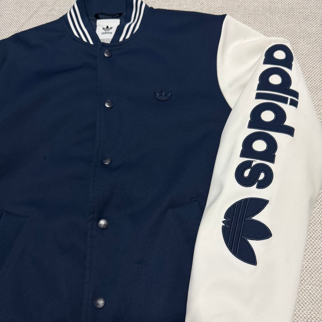 아디다스 빅로고 봄버 자켓 상품이미지3