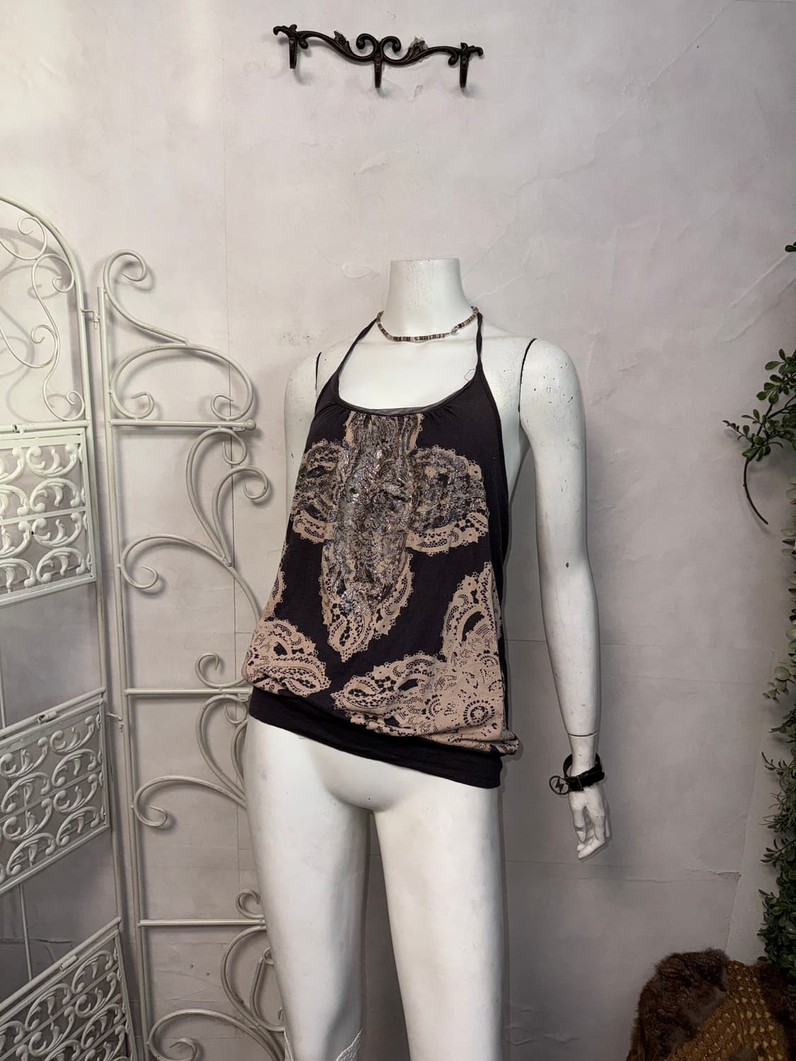 Charcoal ethnic lace patch halter 슬리브리스 상품이미지2