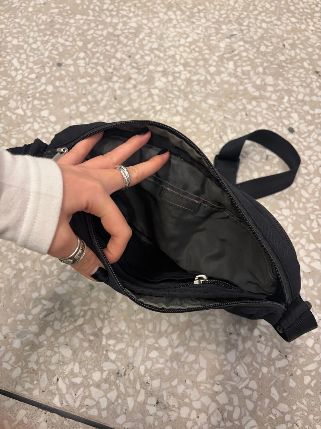 The North Face Padded Black Mini bag 상품이미지5