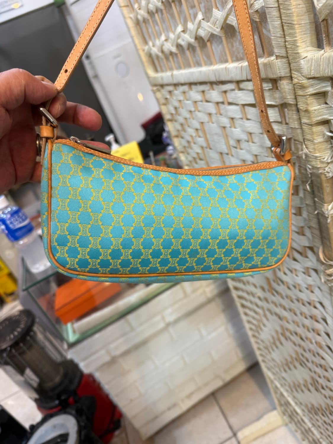 정품 셀린느 마카담 미니 숄더백 팝니다 상품이미지4