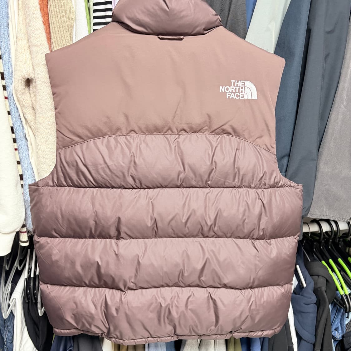 노스페이스 퍼피 온 패딩조끼 베스트 브라운 눕시 상품이미지2