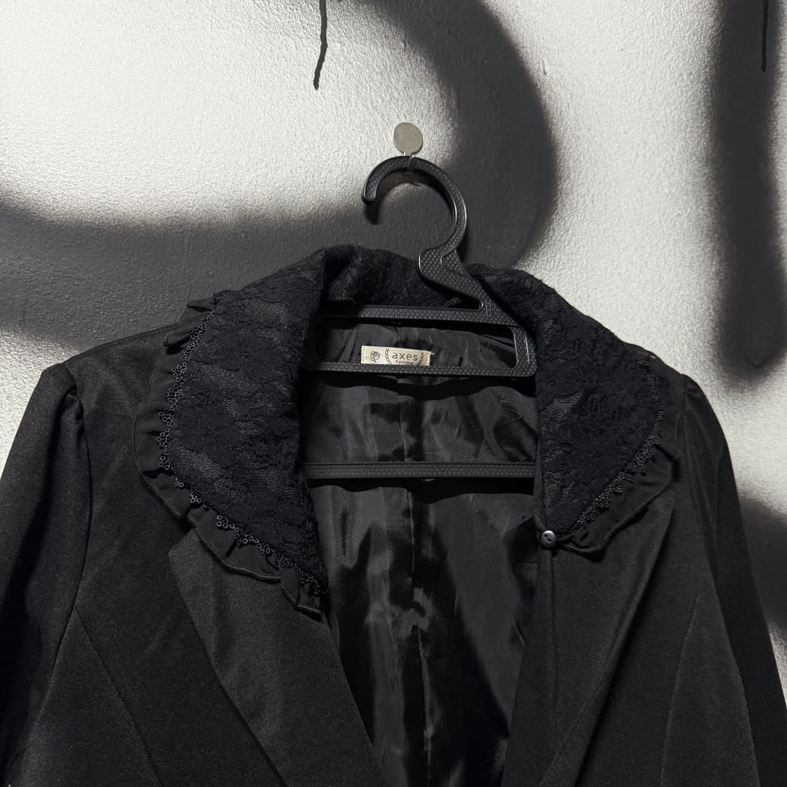 액시즈팜 고딕 러블리 원버튼 프릴 핀턱 백리본 자켓 상품이미지3