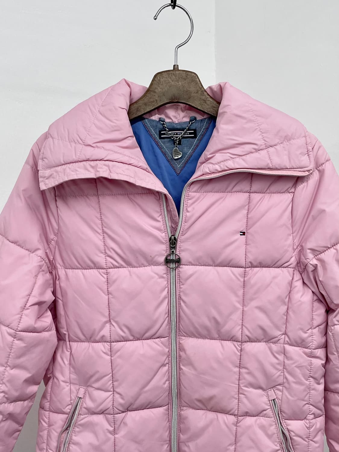타미힐피거 핑크 덕다운 로고 패딩 💘 상품이미지7