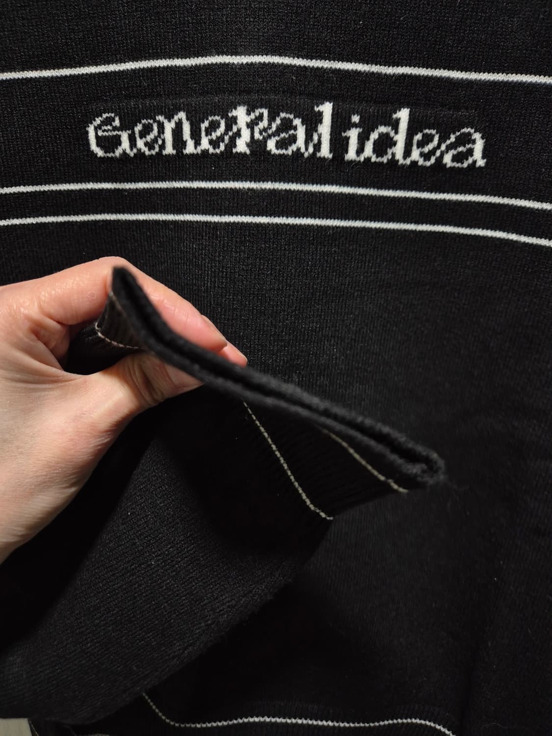 제너럴아이디어 검정 봄 니트 상품이미지6