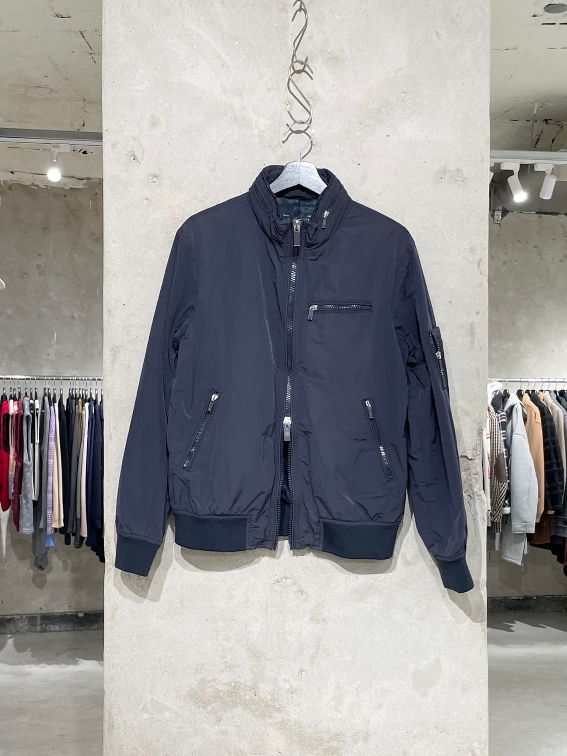 아르마니 진스 다크 네이비 유틸리티 봄버 자켓 상품이미지1