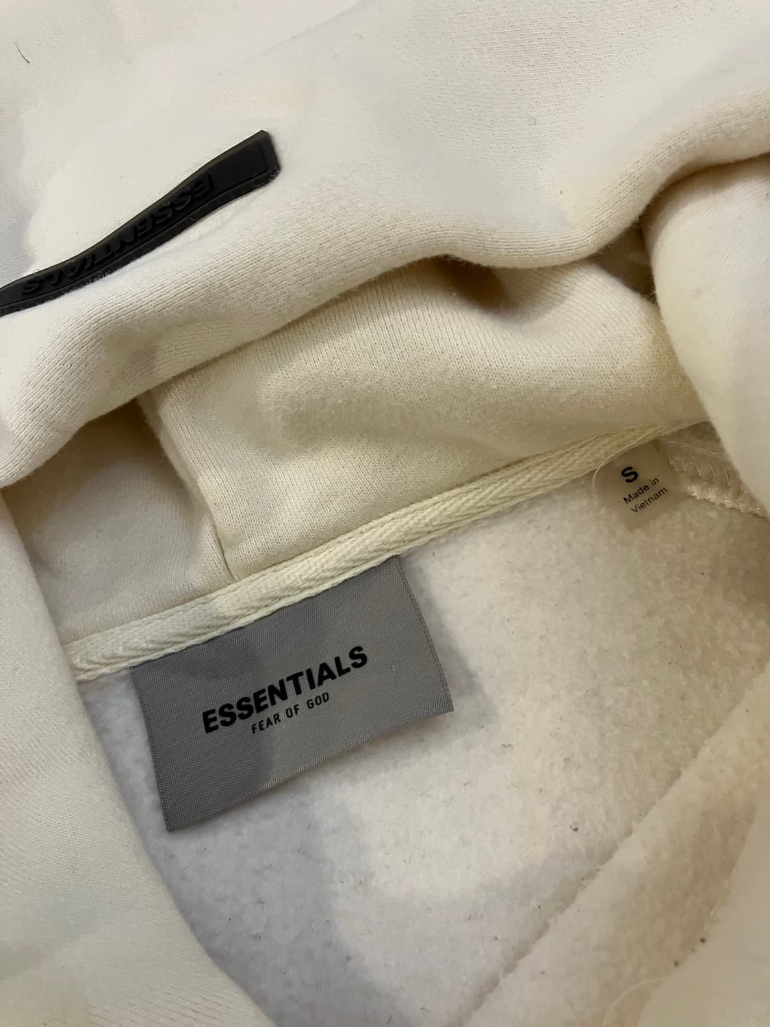 피어오브갓 에센셜 백로고 후드티 크림 상품이미지5