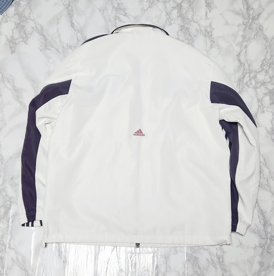 아디다스 삼선 화이트x차콜 트레이닝 바람막이 자켓
 상품이미지4