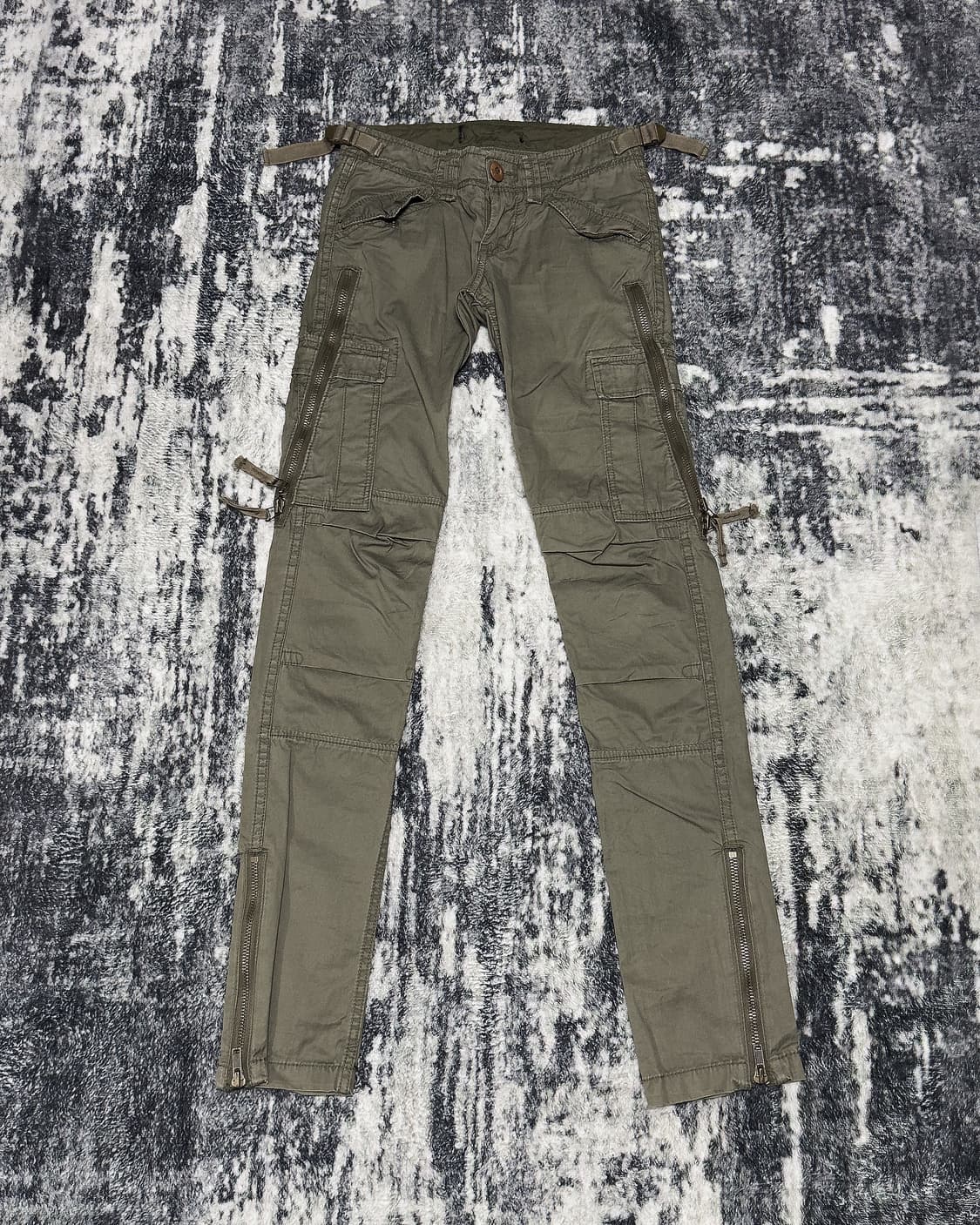 {Moussy} Khaki Long Zip Cargo Pants  상품이미지1