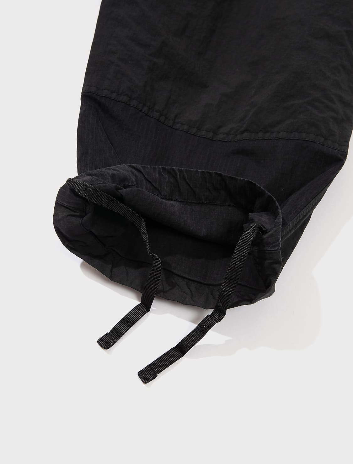 (새상품) 네멘 라이즈 멀티포켓 파라슈트 팬츠 잉크 블랙 상품이미지4