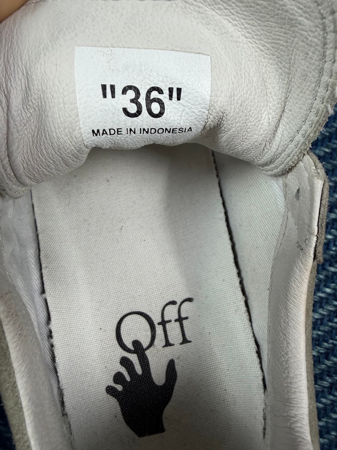 오프화이트 그레이 스웨이드 로우 스니커즈 (36 / 230mm) 상품이미지7