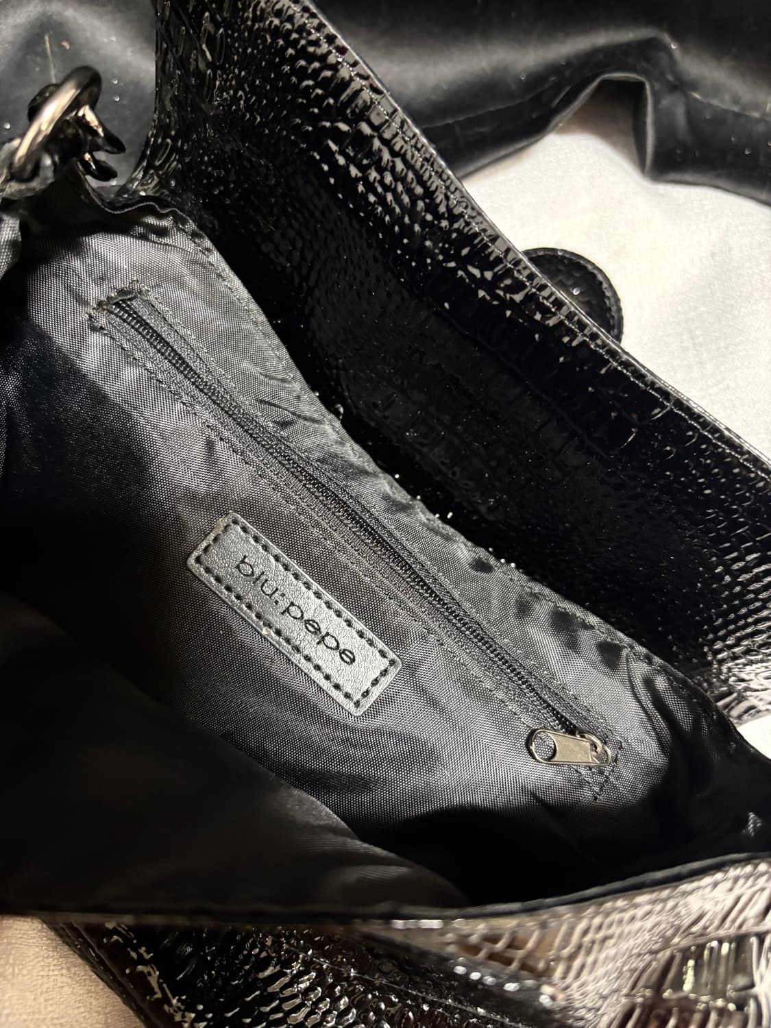 “Unknown” Y2K Design Buckle Black Bag 상품이미지9