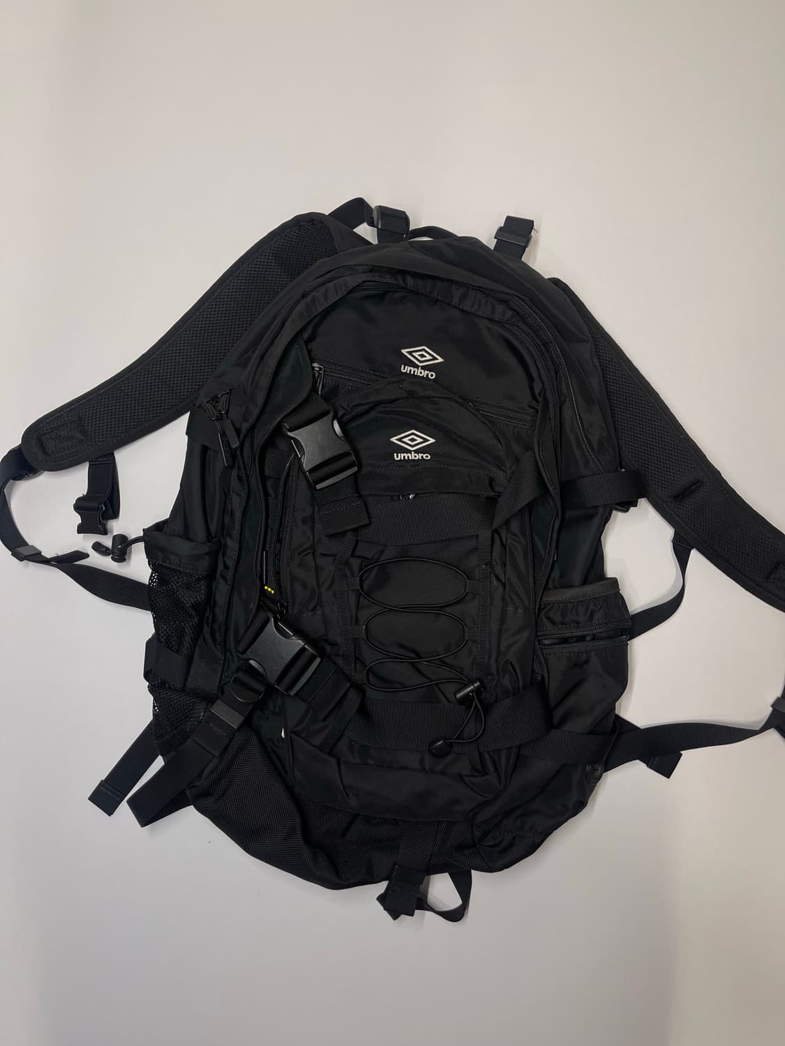 엄브로 34L 댄커 블랙 백팩 상품이미지2