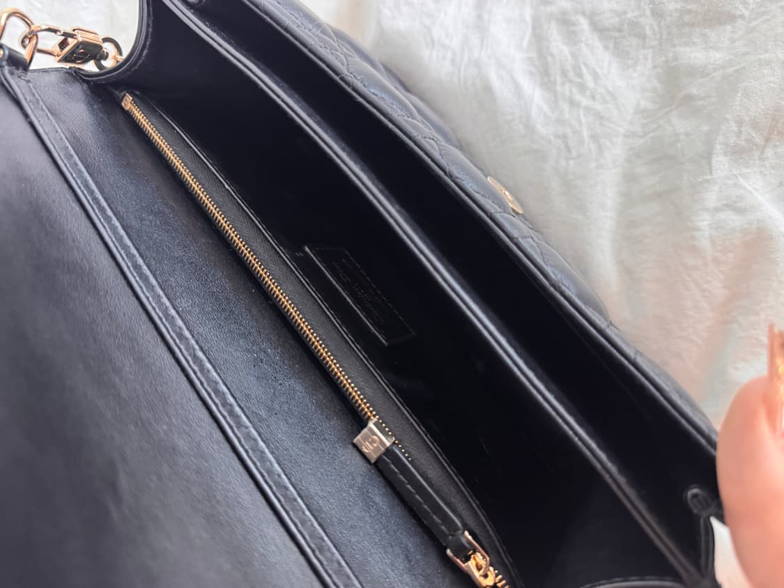 거의 새상품 Dior 핸드백 원가 560만원 상품이미지10