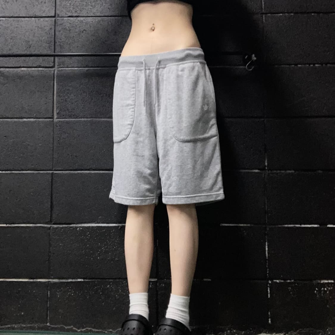 아디다스 그레이 버뮤다 팬츠 상품이미지1