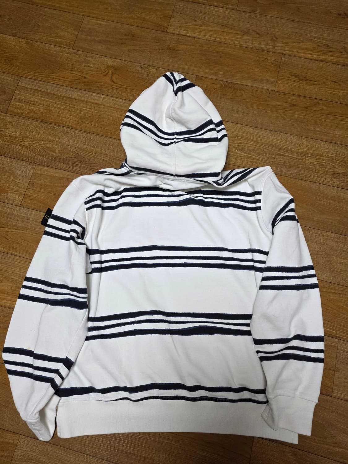 스톤아일랜드 슈프림 스트라이프 후드티셔츠 상품이미지2