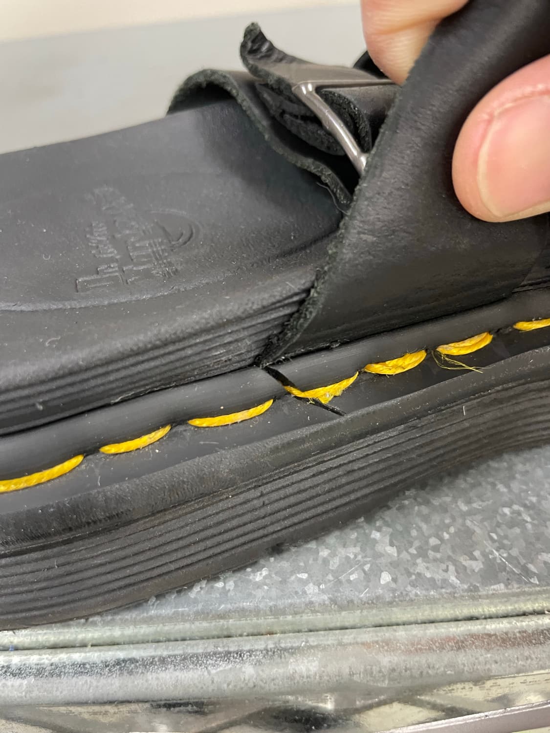 닥터마틴 테이트 샌들 uk8 상품이미지8