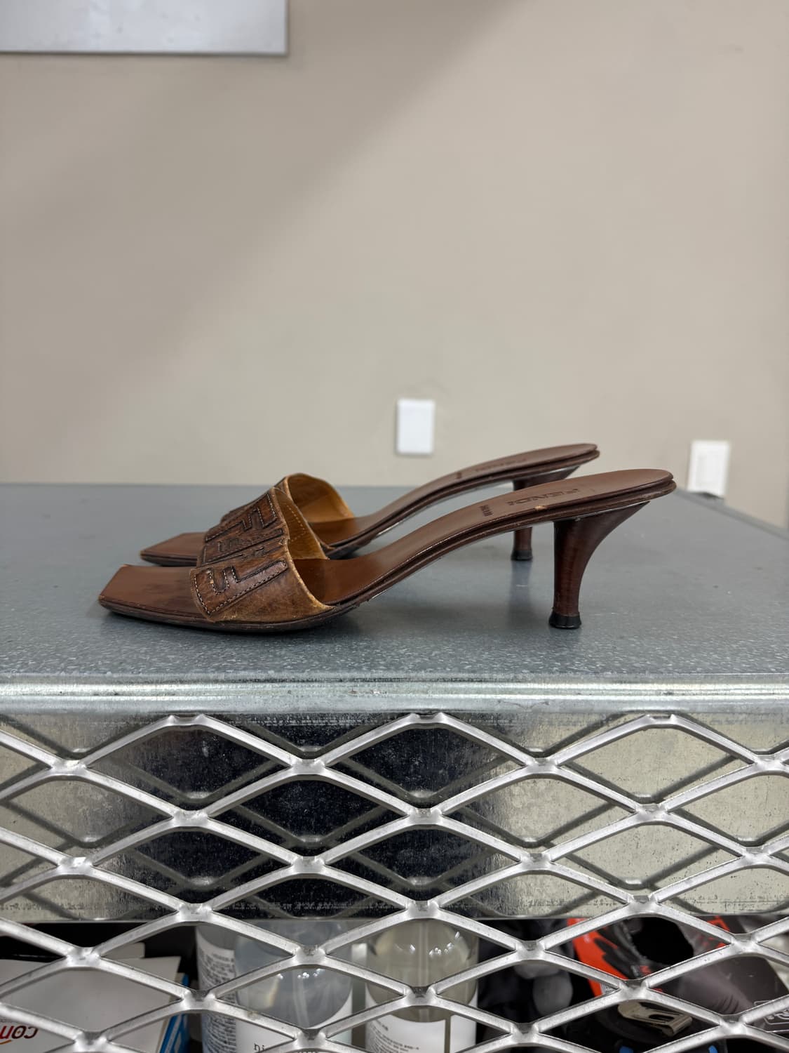 펜디 브라운 가죽 뮬 힐 36.5 상품이미지1