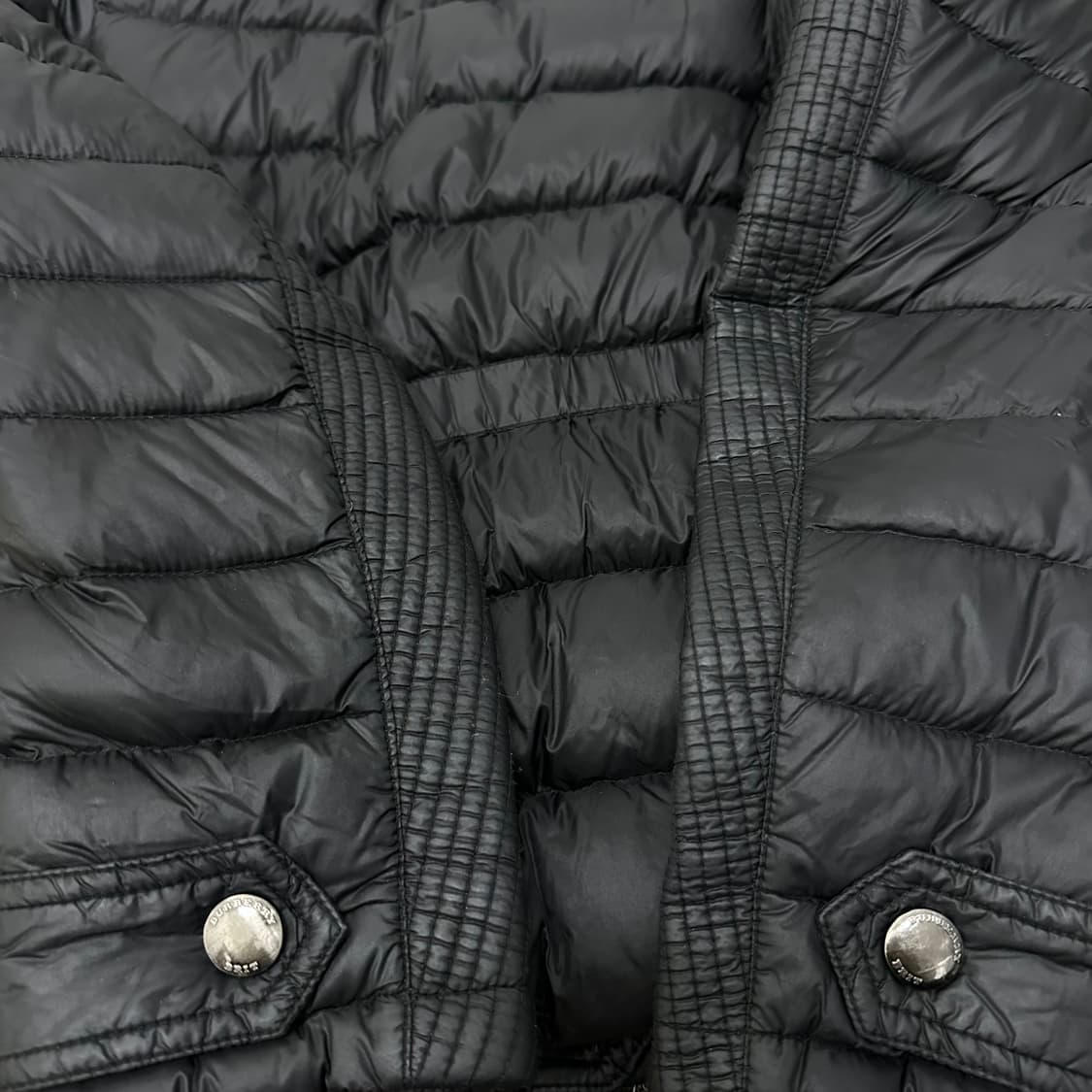 버버리 정품 여성 구스다운 경량 패딩 블랙 M 상품이미지9