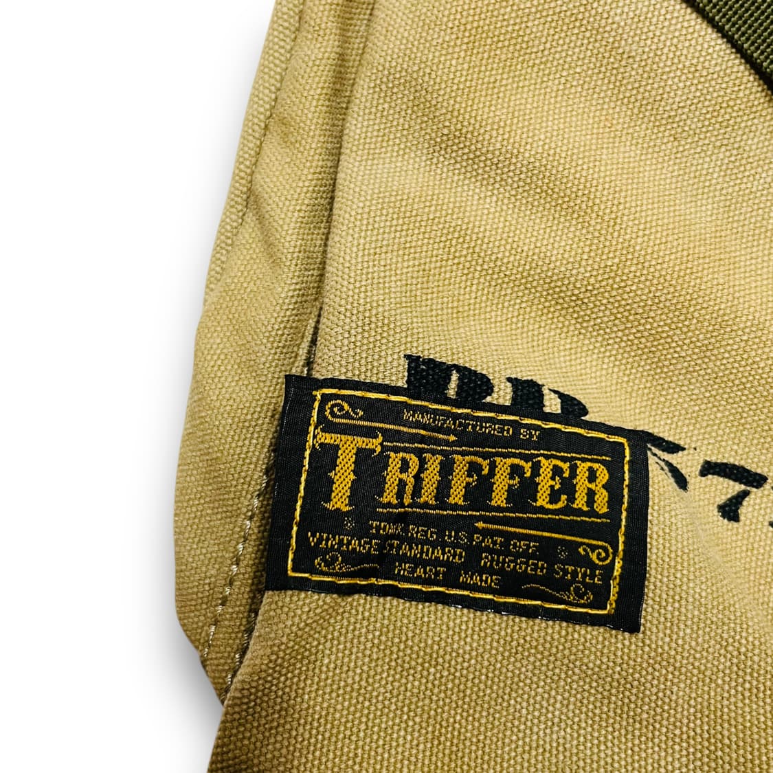 TRiFFer U.S.A.F 와일 E. 코요테 아메카지 크로스백 상품이미지8