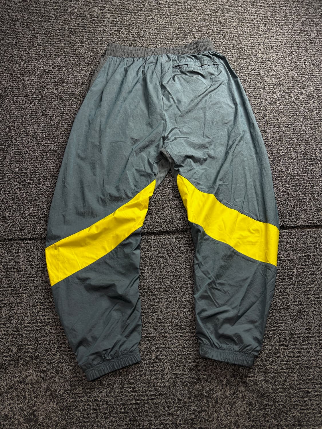 아디다스 스트리트 루즈핏 우븐 트랙 조거팬츠 2670 상품이미지4