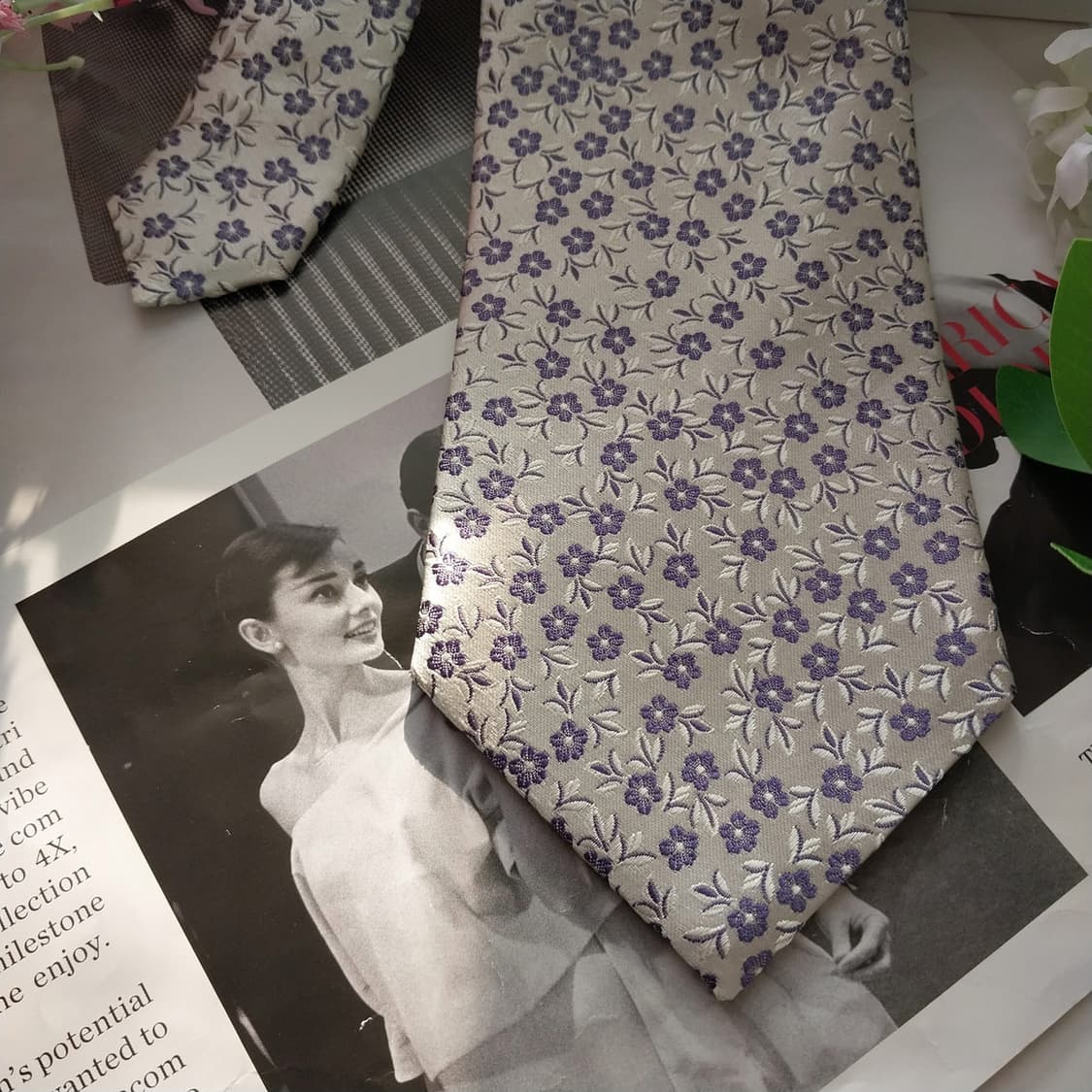 니나리치 실크 화이트&퍼플 플라워 넥타이 9.3cm A+등급 K1428
 상품이미지4