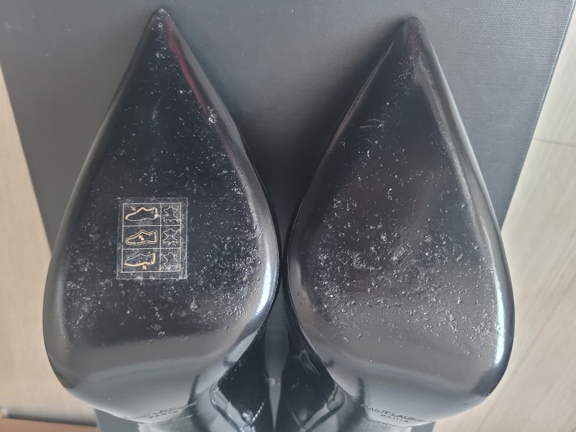 생로랑 ZOE105 페이턴트 블랙 35.5 사이즈 판매합니다. 상품이미지7