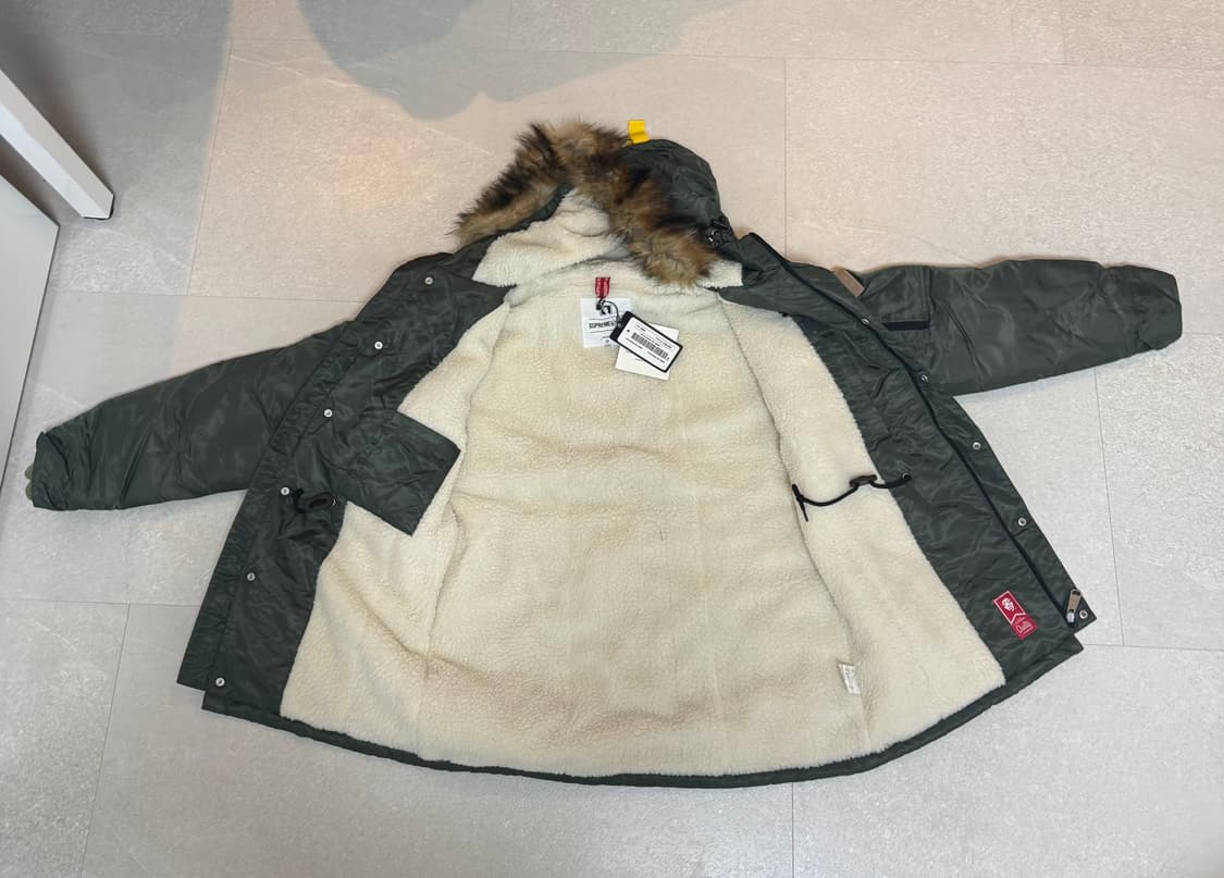 슈프림비잉 영국 명품 패딩 상품이미지3