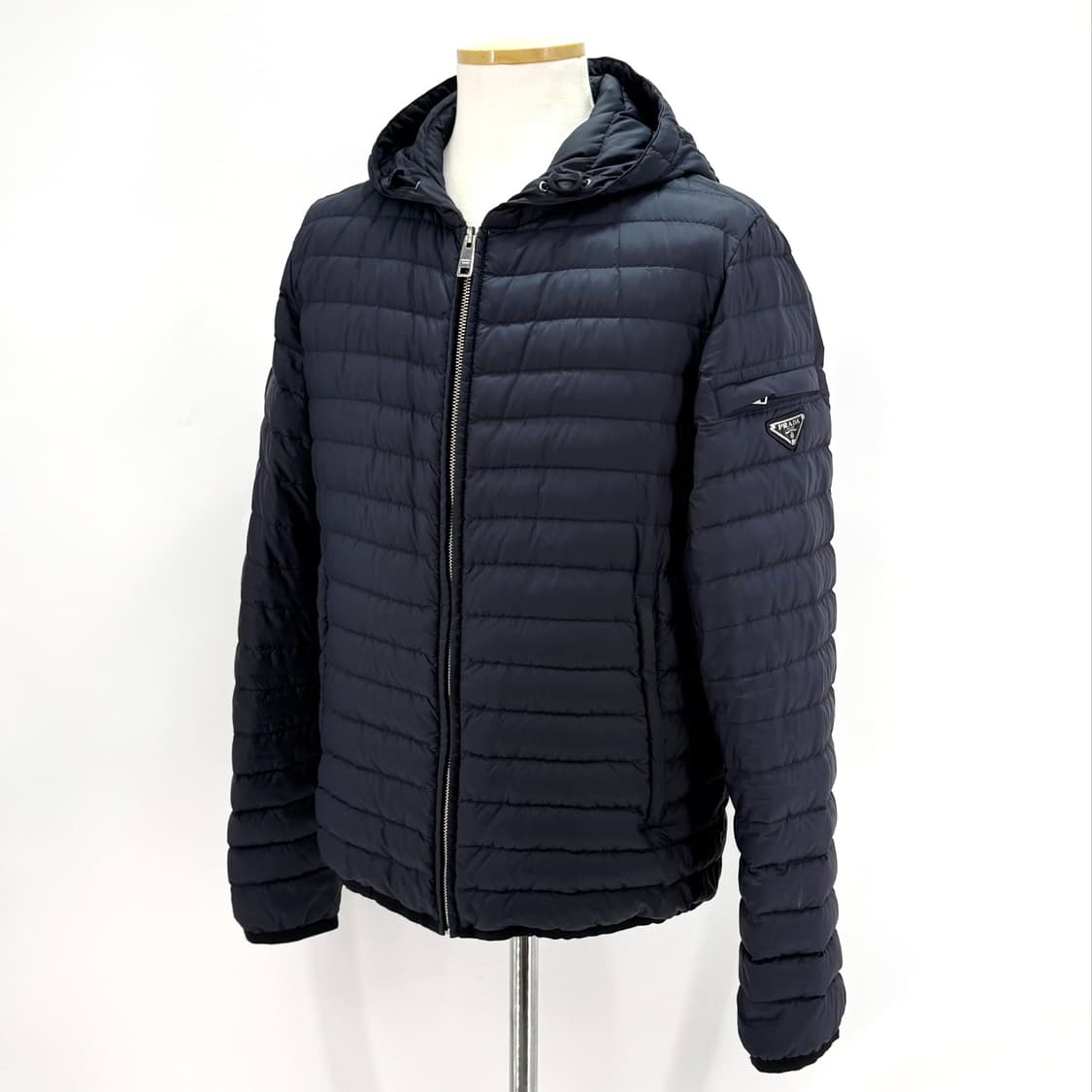 [46사이즈] 프라다 남성 후드 경량 패딩 네이비 (SGH828) 상품이미지2