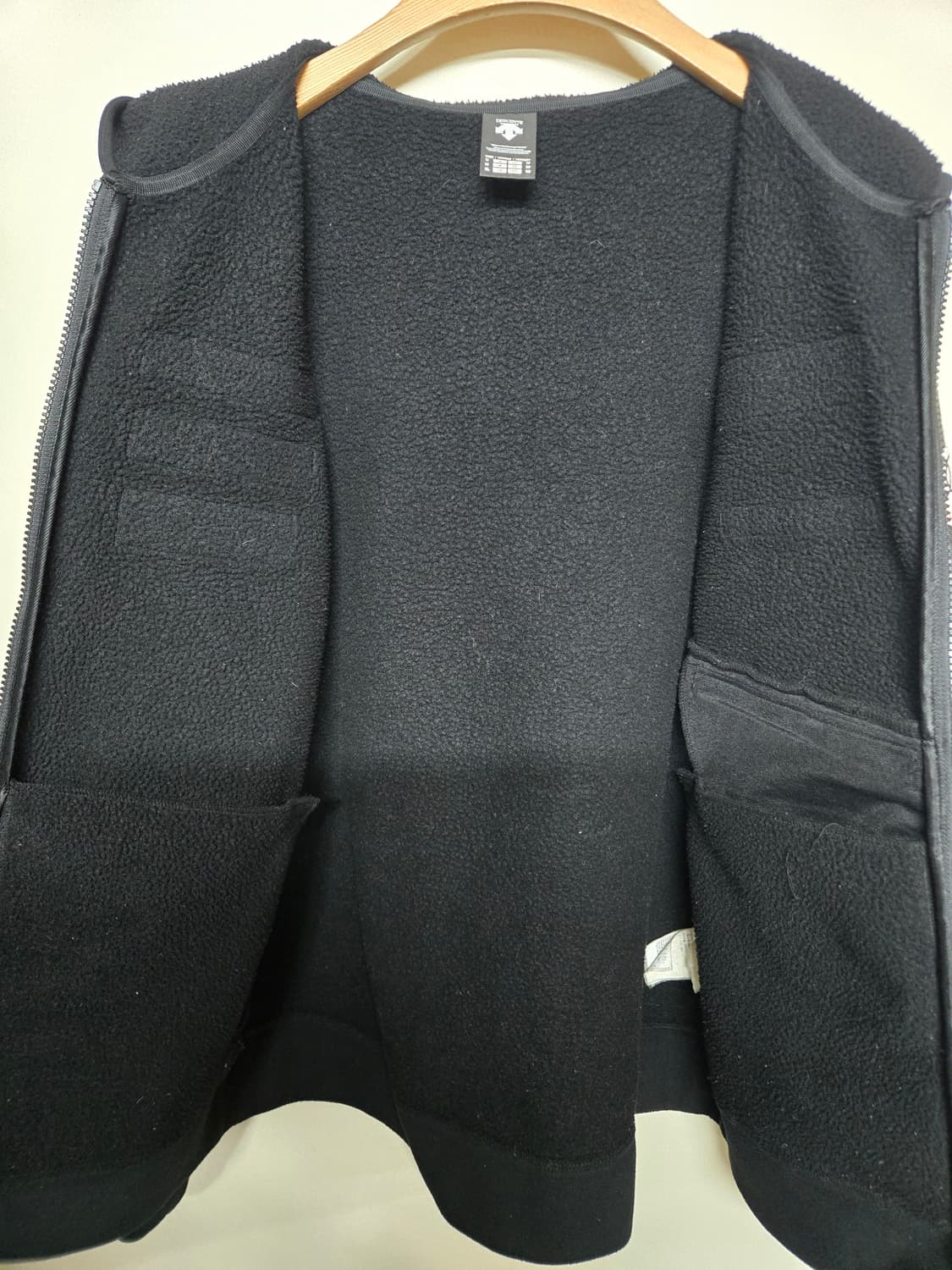 데상트 스위스 스키팀 후리스후드 집업 블랙 XL 상품이미지3