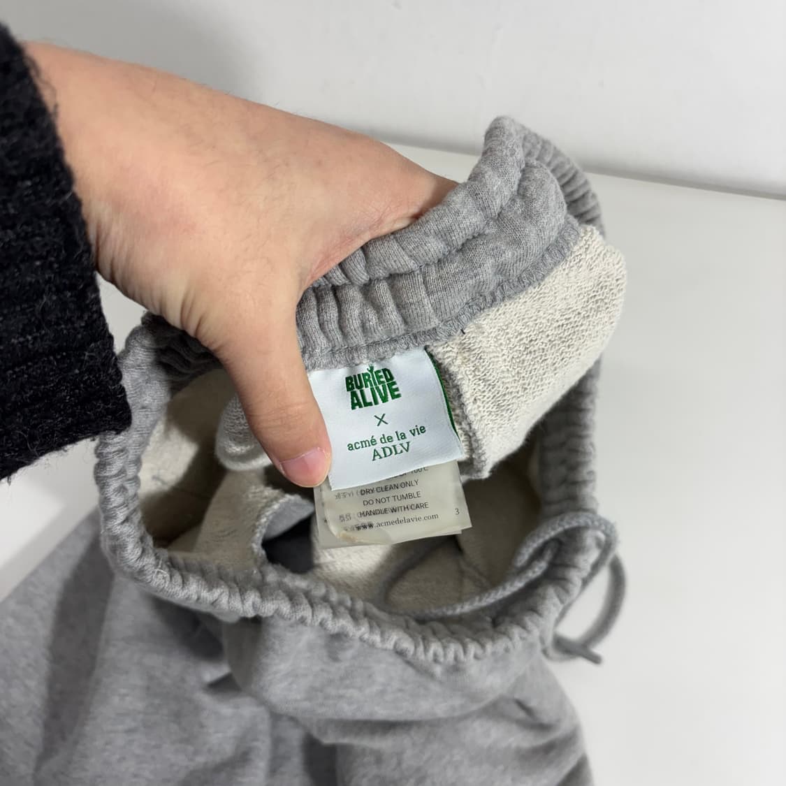 S 아크메드라비 X 베리드얼라이브 그레이 스웻팬츠 상품이미지4