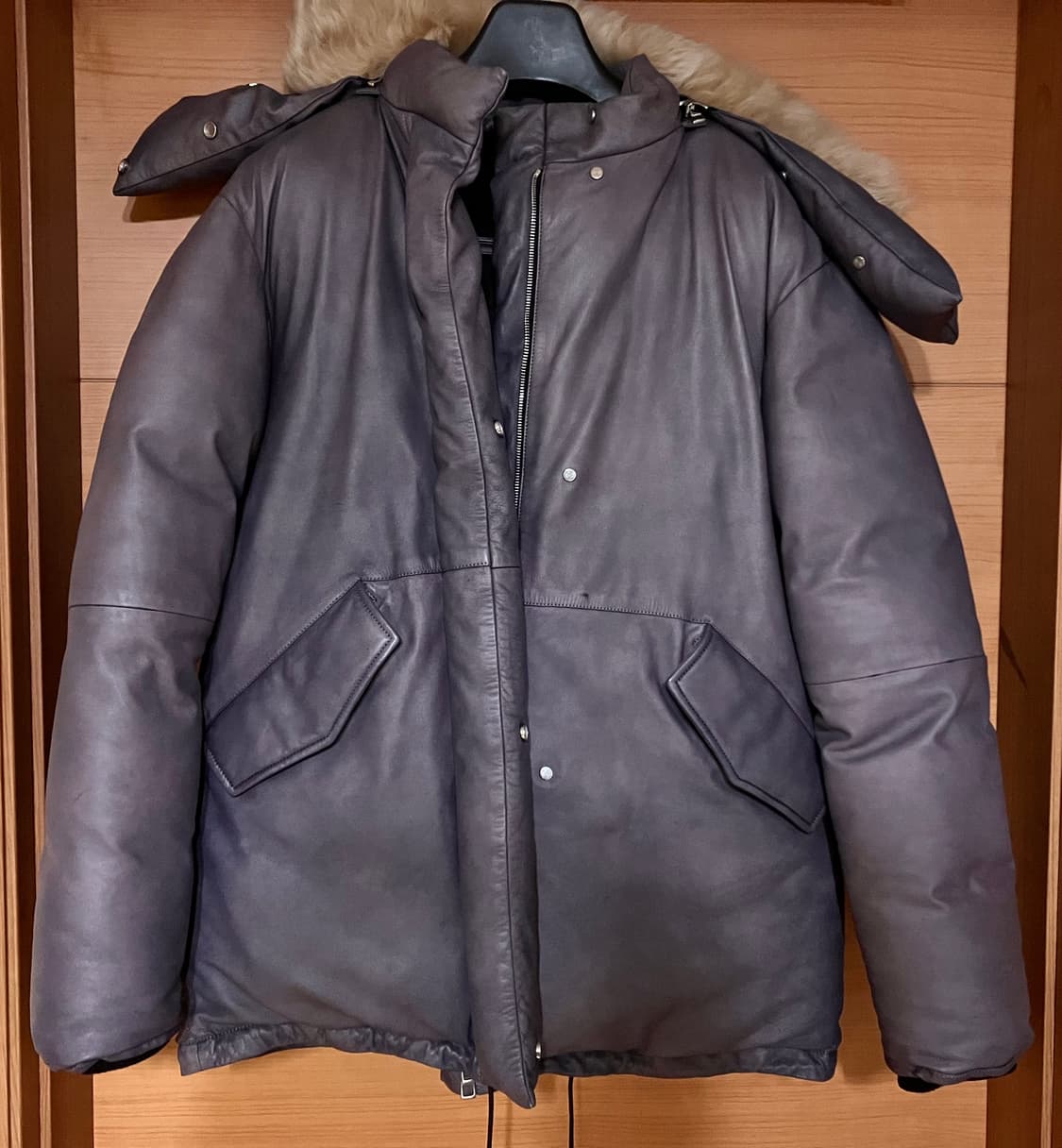 로에베 가죽 구스다운 패딩 상품이미지3