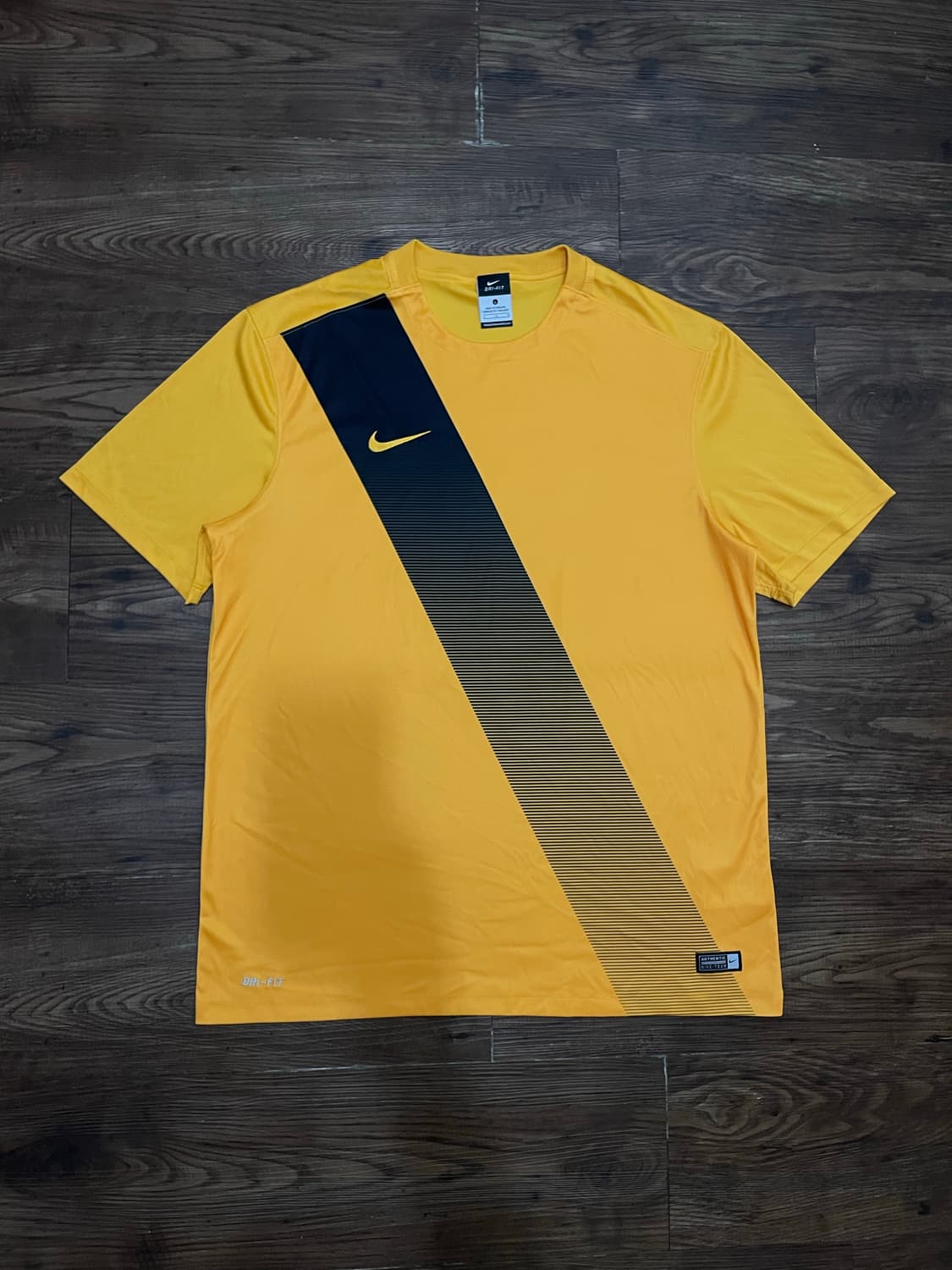 L 나이키 스우시 드라이핏 반팔티 상품이미지2