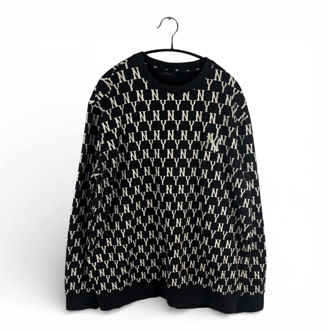 M) MLB 뉴욕양키즈 모노그램 맨투맨 블랙 상품이미지1