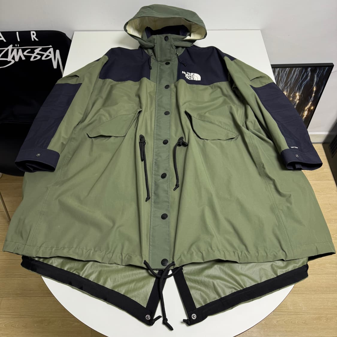 노스페이스 사카이 피쉬테일 드라이벤트 카키 롱코트 상품이미지1