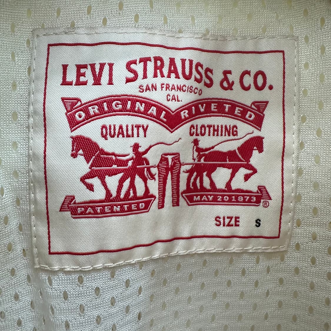 90 리바이스 여자 루즈핏 털후리스 집업 상품이미지3