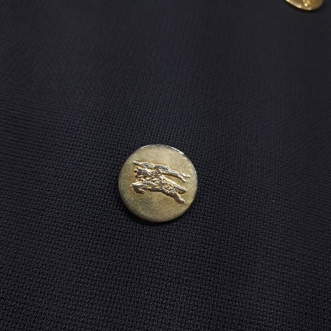 CL087 L 버버리 90s 퓨어 뉴 울 금장 로고 버튼 더블 네이비  상품이미지8