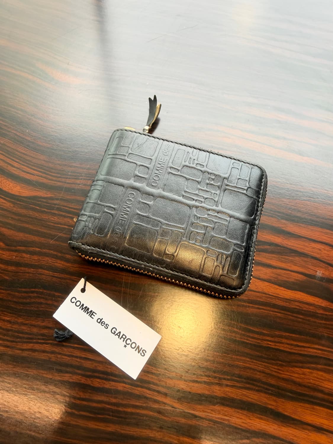 꼼데가르송 23AW 지퍼 어라운드 가죽 지갑 상품이미지1