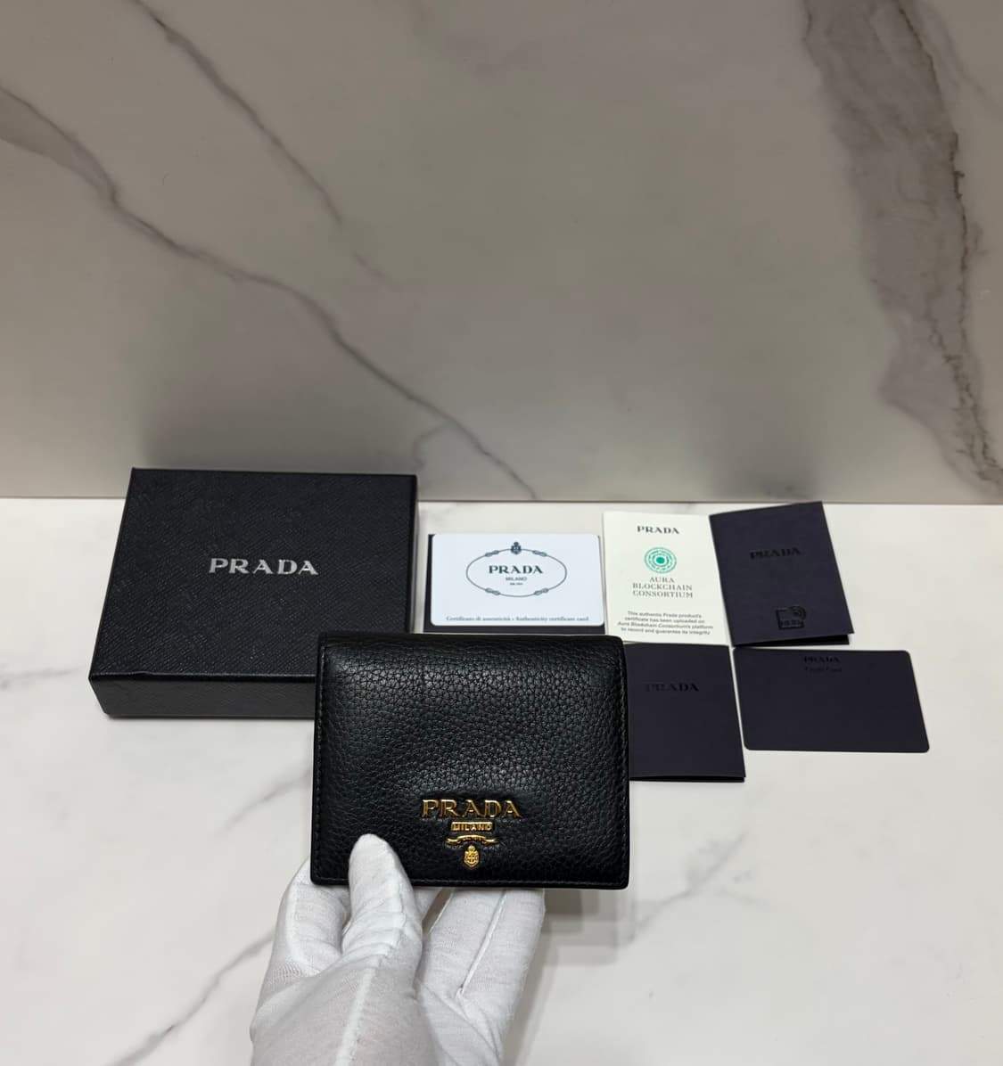 [정품] S급 프라다 사피아노 메탈로고 반지갑 상품이미지1