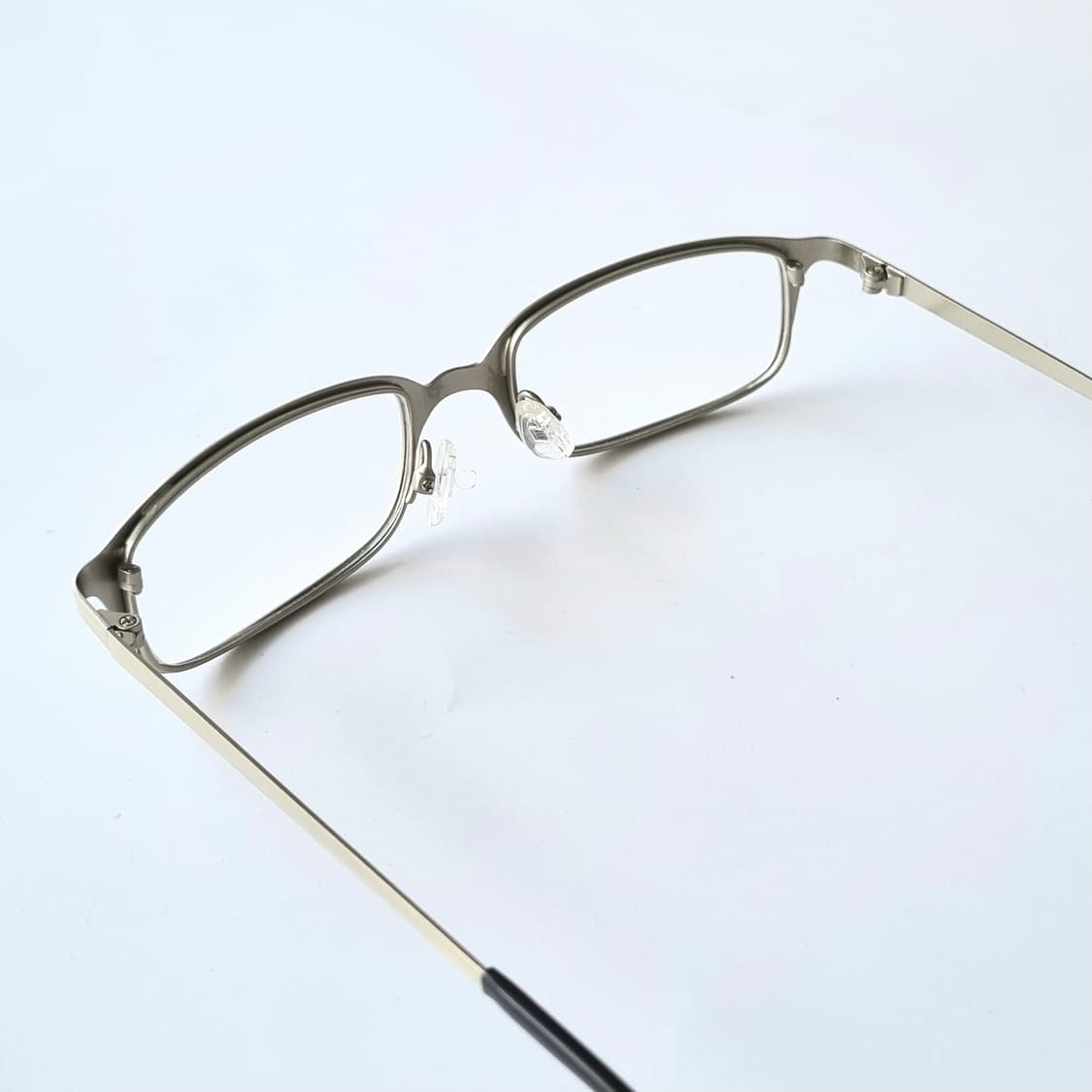 데드스탁 매트 실버 슬림 렉탱글 프레임 안경테 690 상품이미지5