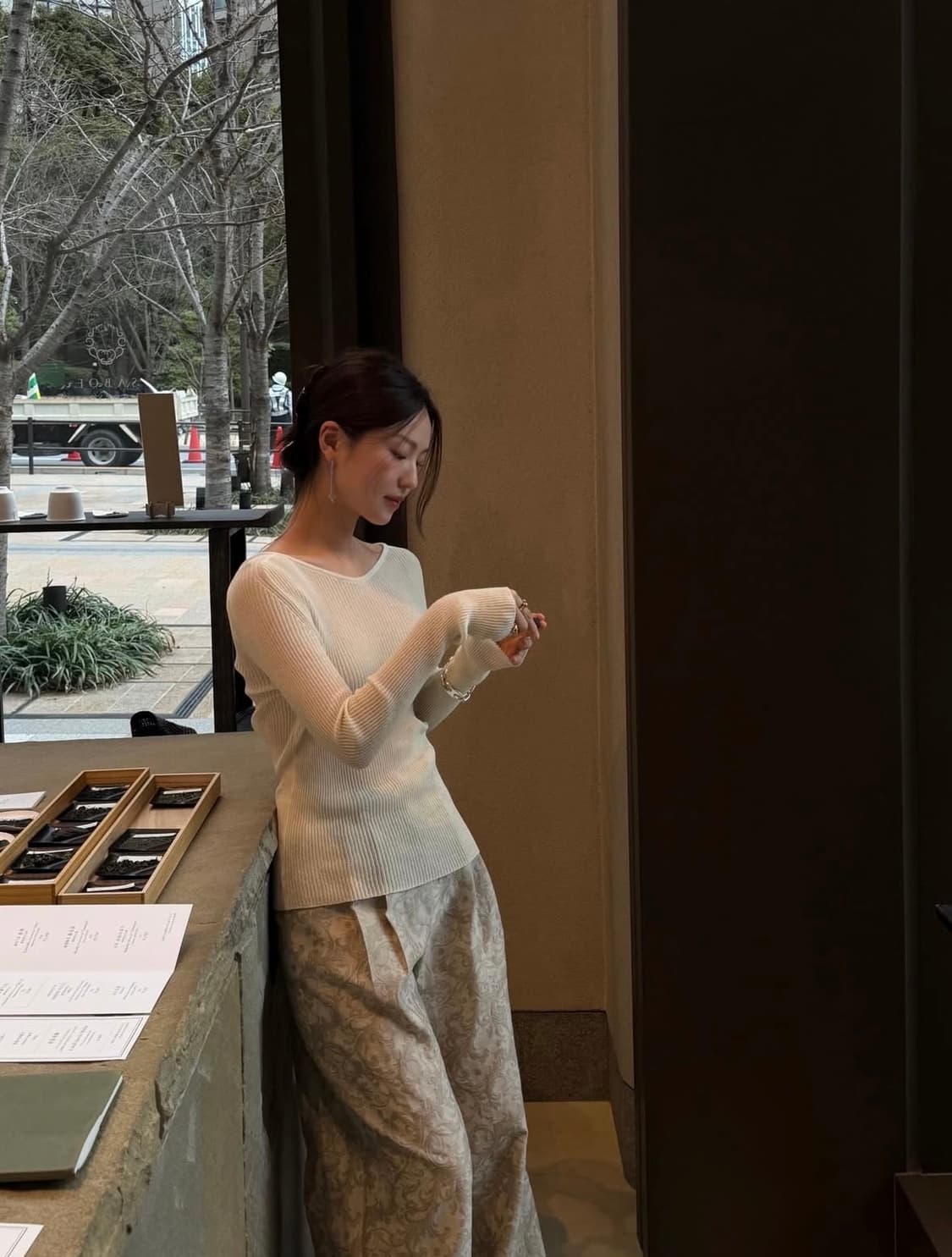 게드 V넥 니트 크림베이지 (새상품, 택O) 상품이미지1