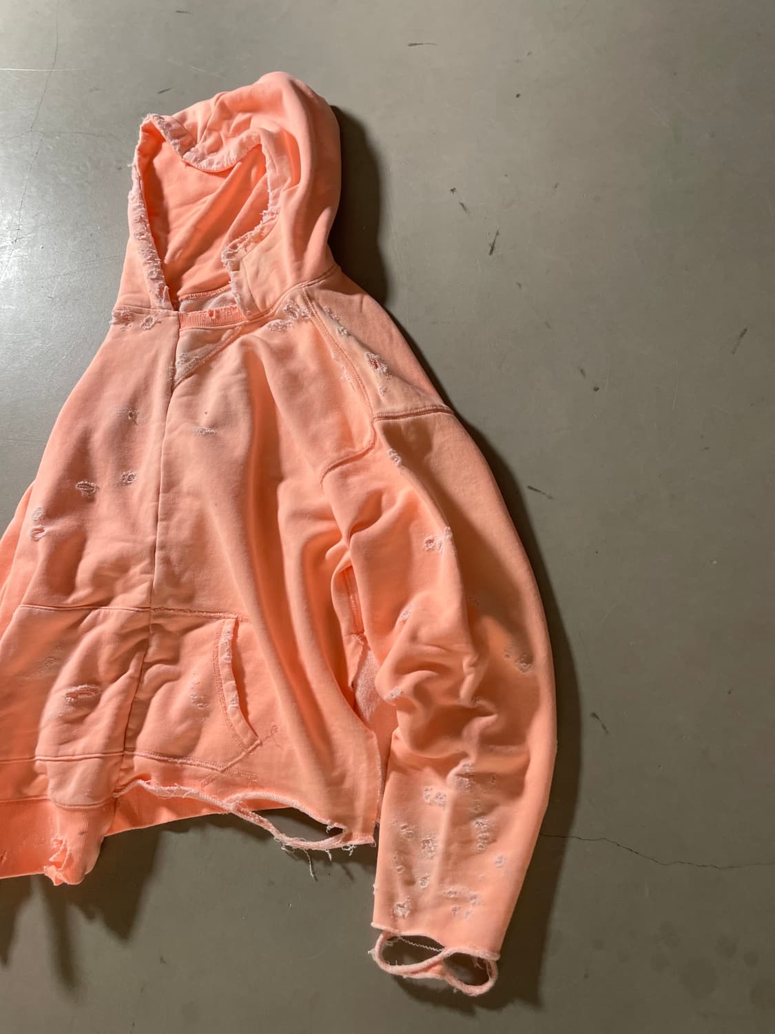 KZ 아틀리에 Distressed Hoodie  상품이미지2