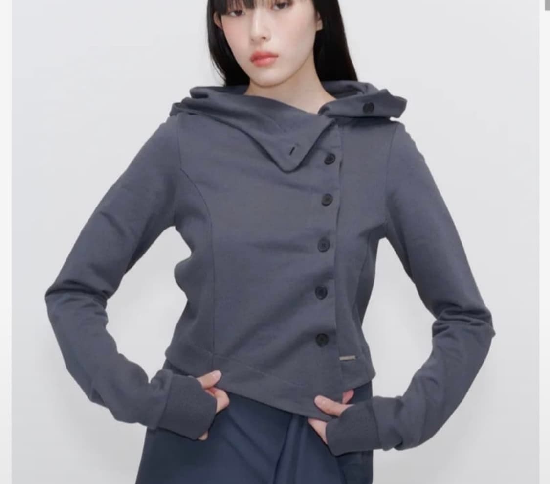 미세키서울 카울 넥 버튼 후디 차콜 상품이미지1