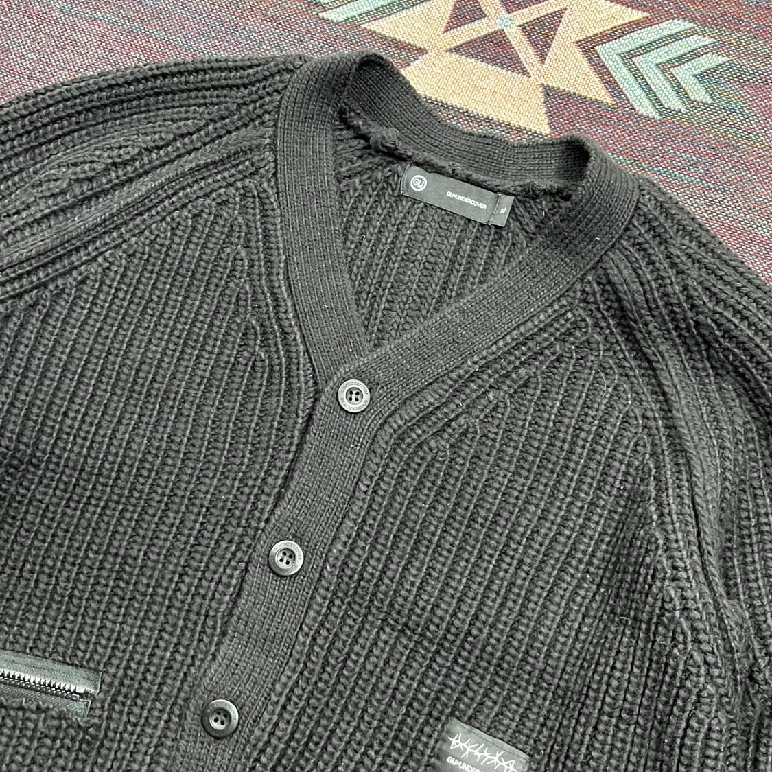 [GU × UNDERCOVER] 지유 언더커버 투포켓 니트 가디건 상품이미지3