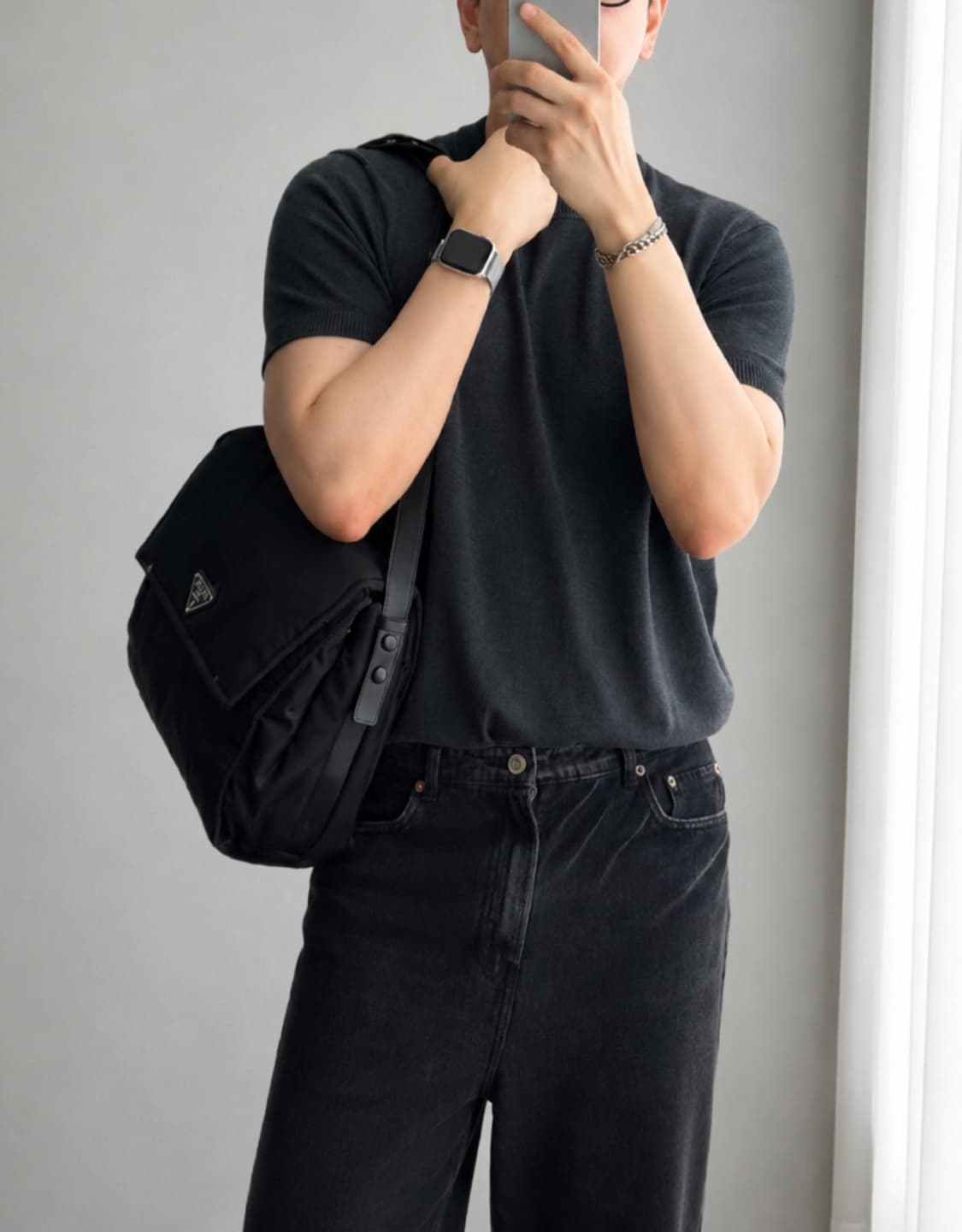 프라다 리나일론 패디드 숄더백 라지 블랙 / 사용감 적음 상품이미지3