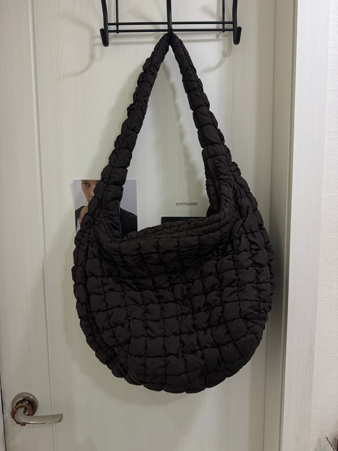 Cos 오버사이즈 퀼팅백 / 구름백 다크브라운 상품이미지1